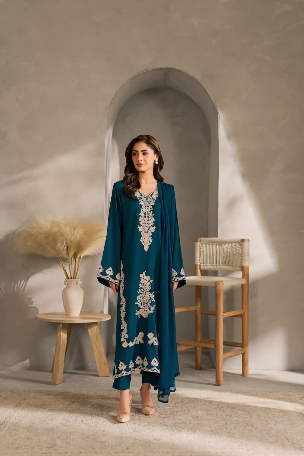 Embroidered 3 Piece Suit with Chiffon Dupatta Pakistan